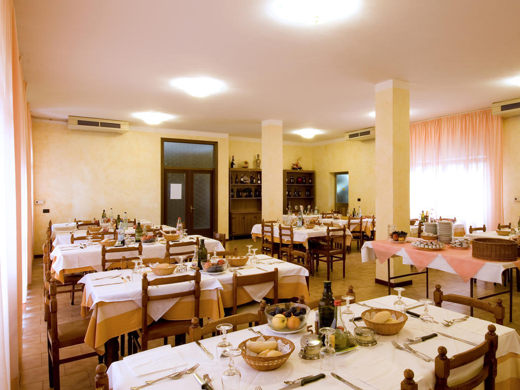 Hotel Belvedere Castrocaro Terme Bagian luar foto